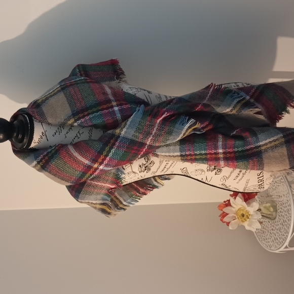 Hobby Lobby Accessories - Women's Hobby Lobby Brown Plaid Blanket Scarf Size 56"x56"
